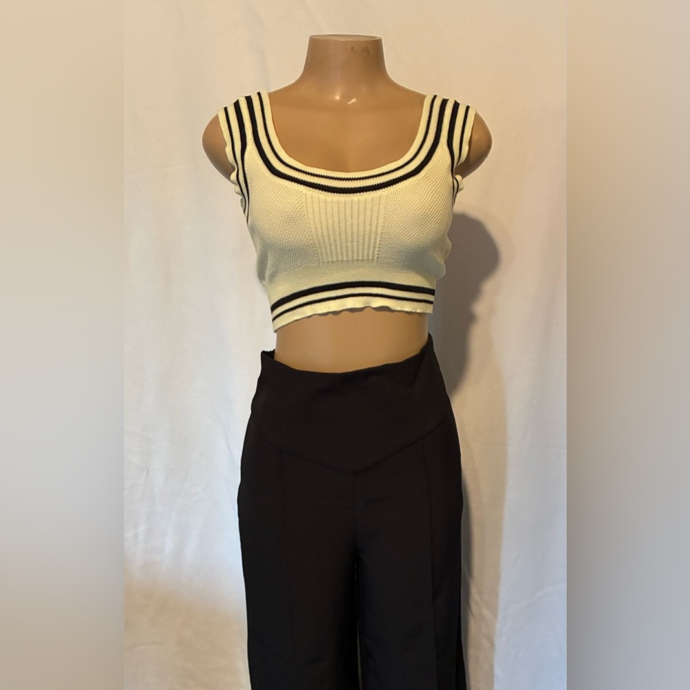 SHEIN Black and Cream Ribbed Crop Tank Top - Picture 2 of 6